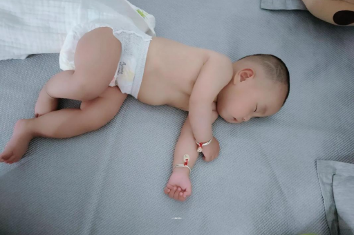 明港怀孕多久肚子会胀气